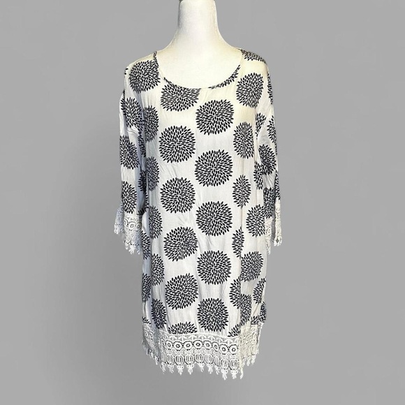 Top It Off White & Navy Blue Boho Tunic Dress Women’s Size Large – Crochet Trim - Picture 1 of 5